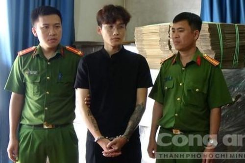 Bắt giữ đối tượng tàng trữ, mua bán hàng ngàn mũ bảo hiểm giả nhãn hiệu Nón Sơn