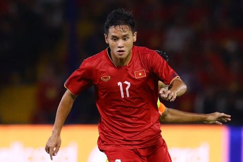 Bị gạch tên khỏi U23 Việt Nam vì chấn thương, Minh Trọng vẫn vào sân ở V.League