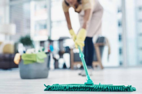 Lau nhà khi trời nồm, hãy thêm thứ này vào để nhà sạch bóng