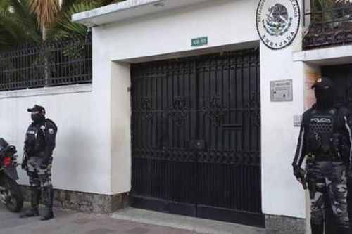 Ecuador yêu cầu Đại sứ Mexico rời khỏi nước này
