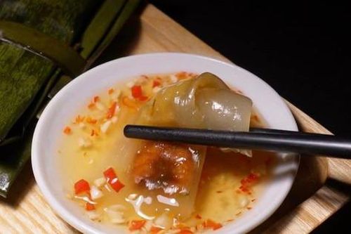 Loại bánh có vỏ của Việt Nam có gì đặc biệt mà lot top được CNN công bố ngon nhất thế giới?