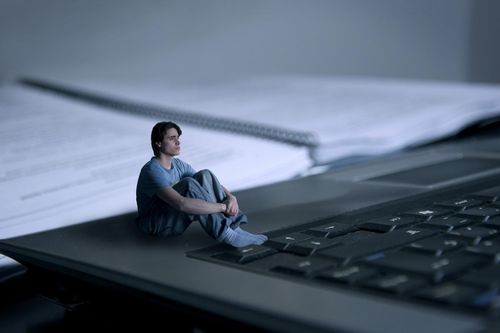 'Biến thể của cô đơn' trong thời đại công nghệ