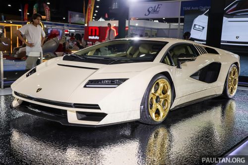 Chiếc Lamborghini Countach LPI 800-4 cuối cùng rời dây chuyền sản xuất