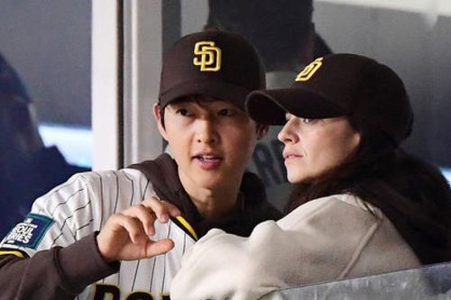 Song Joong Ki đưa vợ con đi du lịch Nhật Bản