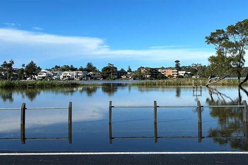 Cứu nạn hơn 150 người ở vùng lụt miền đông Australia