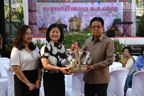 Đại sứ quán Việt Nam tại Thái Lan chúc Tết cổ truyền của Lào