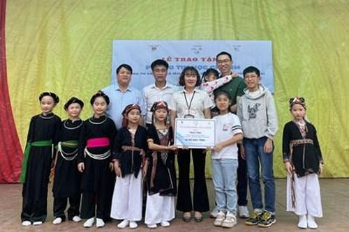 'Phòng tin học cho em' - khát vọng trao tặng máy tính đến với mọi miền