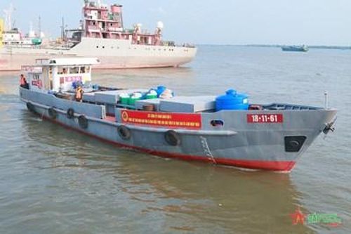 Quân khu 9: Xuất quân vận chuyển nước sạch miễn phí cho nhân dân Cà Mau
