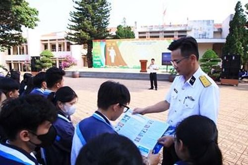 Vùng 4 Hải quân hoàn thành nội dung tuyên truyền biển, đảo tại Lâm Đồng