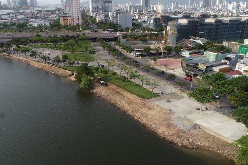 Đà Nẵng yêu cầu xử lý bãi xà bần lấn chiếm sông Hàn trong ngày 6-4