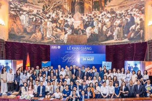 100 suất học bổng dành cho các lãnh đạo trẻ tương lai
