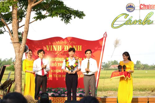 Đà Nẵng: Hòa Vang vinh danh 18 học sinh đạt Giải thưởng khuyến tài Đỗ Thúc Tịnh