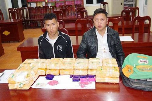 Điện Biên: Bắt 2 người vận chuyển 120.000 viên ma túy tổng hợp