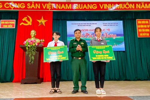 Thừa Thiên Huế: Tuyên truyền về biển, đảo cho các em học sinh
