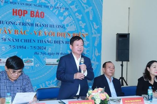 Hành hương về nguồn 'Qua miền Tây Bắc - về với Điện Biên'