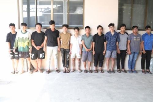 Bắt nhóm đối tượng dùng hung khí truy sát người đi đường