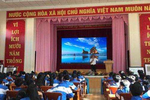 Tuyên truyền biển đảo cho giáo viên, học sinh Đà Lạt