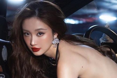 Jun Vũ nói về vai diễn không mặc áo trong bộ phim 18+