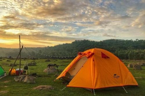 Du lịch cắm trại 'bùng nổ'