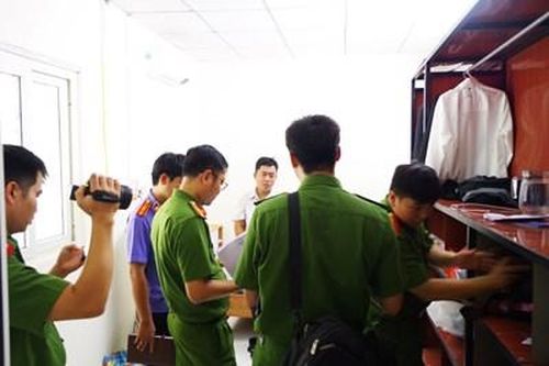 Giả danh Cảnh sát hình sự lừa tình, chiếm đoạt gần 1 tỉ đồng