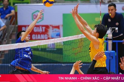 Giải Bóng chuyền VĐQG tại Hà Tĩnh: Hà Nội - Vĩnh Long đối đầu kịch tính