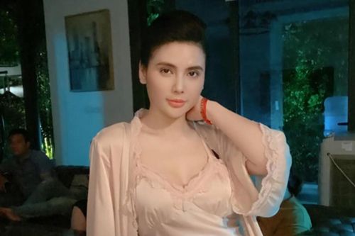 Phú bà từng là 'tình địch' với Phương Oanh: Nét đẹp lai Tây, đời tư bí ẩn