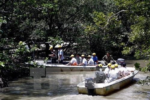 Người dân 'săn' tour du lịch 30/4 và 1/5 sớm hưởng khuyến mãi sâu