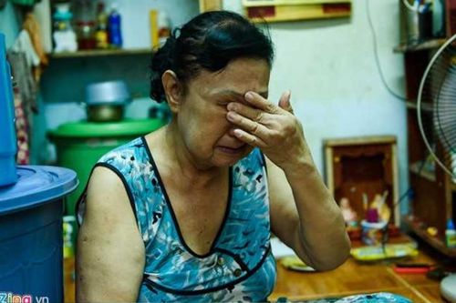 Nữ nghệ sĩ từng nhận cát-xê 1 cây vàng/đêm, giờ phải đi dọn vệ sinh, xin gạo ăn qua ngày