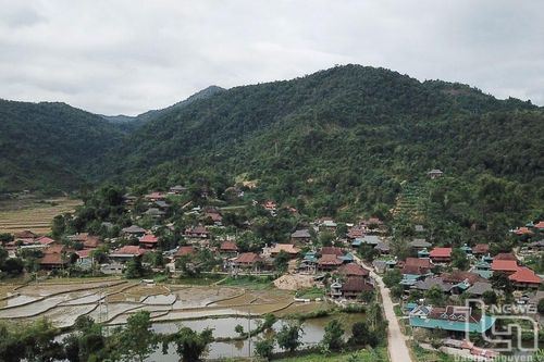 Về ngang qua đất Mường Pồn