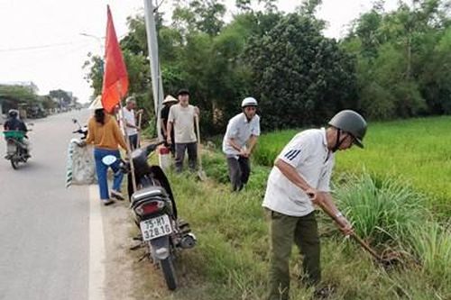 Phú Vang đồng loạt ra quân xử lý rác thải