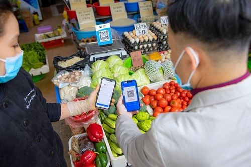 Người tiêu dùng Việt ngày càng ưa chuộng các phương thức thanh toán không tiếp xúc