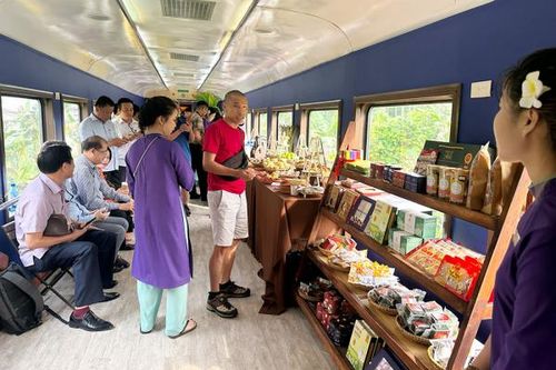 Đường sắt Việt Nam: Đánh thức tiềm năng, nỗ lực cởi bỏ 'tấm áo' cũ