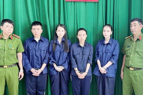 Phía sau các tụ điểm ăn chơi 'thác loạn' thu lợi cả chục tỷ đồng/tháng