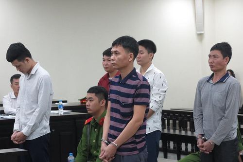 Dùng dao đánh chém đối phương sau việc xin chơi bạc bất thành