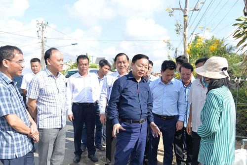 Phó Thủ tướng Trần Hồng Hà kiểm tra tình hình cung cấp nước ngọt ở Tiền Giang
