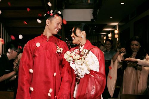 Đám cưới 'xa xỉ thầm lặng' gây sốt