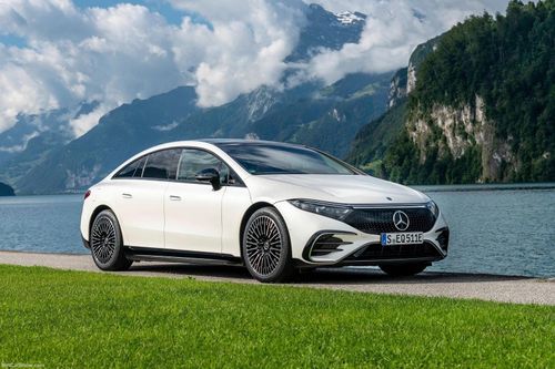 Xe điện Mercedes và Nissan gây bất ngờ trên thị trường xe cũ