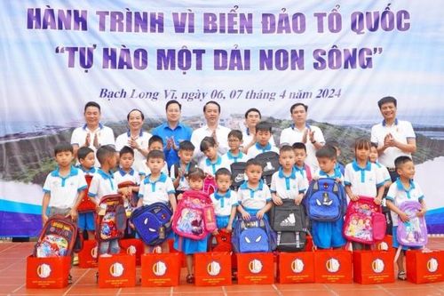 Hành trình vì biển, đảo Tổ quốc 'Tự hào một dải non sông'