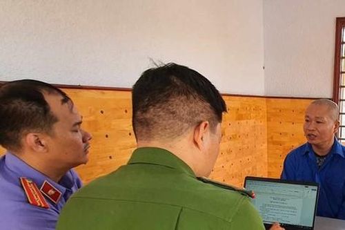 Đâm chết người vì bị hù dọa, tát vào mặt