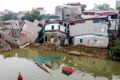 Người dân bàng hoàng kể lại phút ngôi nhà bị sông Cầu 'nuốt chửng'
