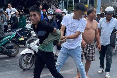 Bộ đội biên phòng truy đuổi 2 km bắt cướp ở Long An