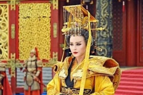 Nữ hoàng đế Võ Tắc Thiên và 2 lời tiên tri ứng nghiệm thần kỳ, ai nghe xong cũng 'rùng mình'