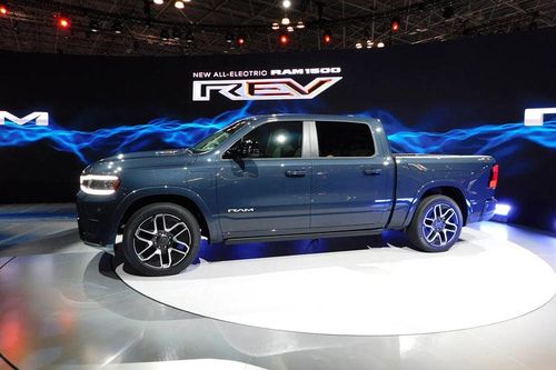 Top 10 xe tải chạy điện có phạm vi hoạt động dài nhất năm 2024: Ram 1500 REV bỏ xa mọi đối thủ