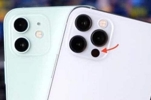 Chấm đen cạnh camera sau của iPhone có một công dụng bất ngờ, nhiều người dùng lâu năm chưa chắc đã biết