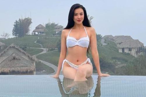Mới đầu hè mà 'đại chiến bikini' của sao Việt đã tấp nập: Ai cũng 'hở khét', đúng 1 người mặc kín