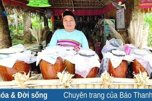 Nghề làm rượu cần truyền thống ở bản Bút