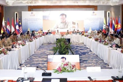 Lãnh đạo tài chính ASEAN kỳ vọng vào triển vọng kinh tế khu vực bất chấp thách thức
