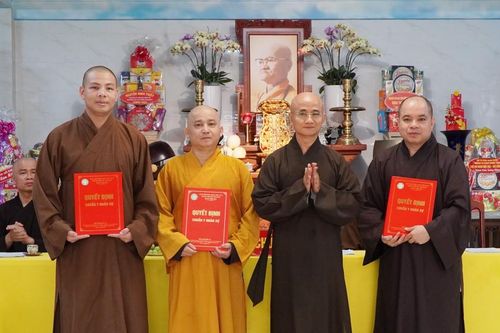 Trao quyết định điều chỉnh nhân sự và ra mắt Văn phòng tạm của Ban Trị sự GHPGVN Q.3 (TP.HCM)