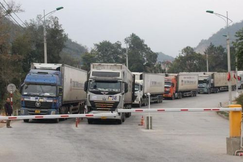 Tăng giao thương hàng hóa ở cửa khẩu Việt Nam – Trung Quốc