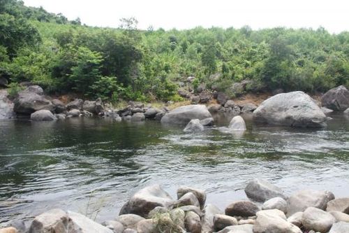 Rủ nhau đi chơi bên sông, 1 người chết đuối